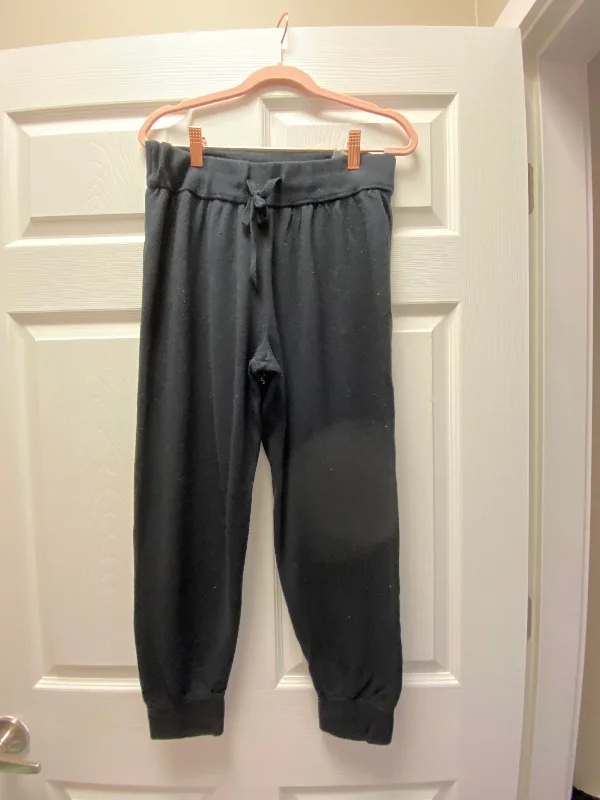 Banana Republic Black Size Medium Pants Trendy Wide-Legged Trousers